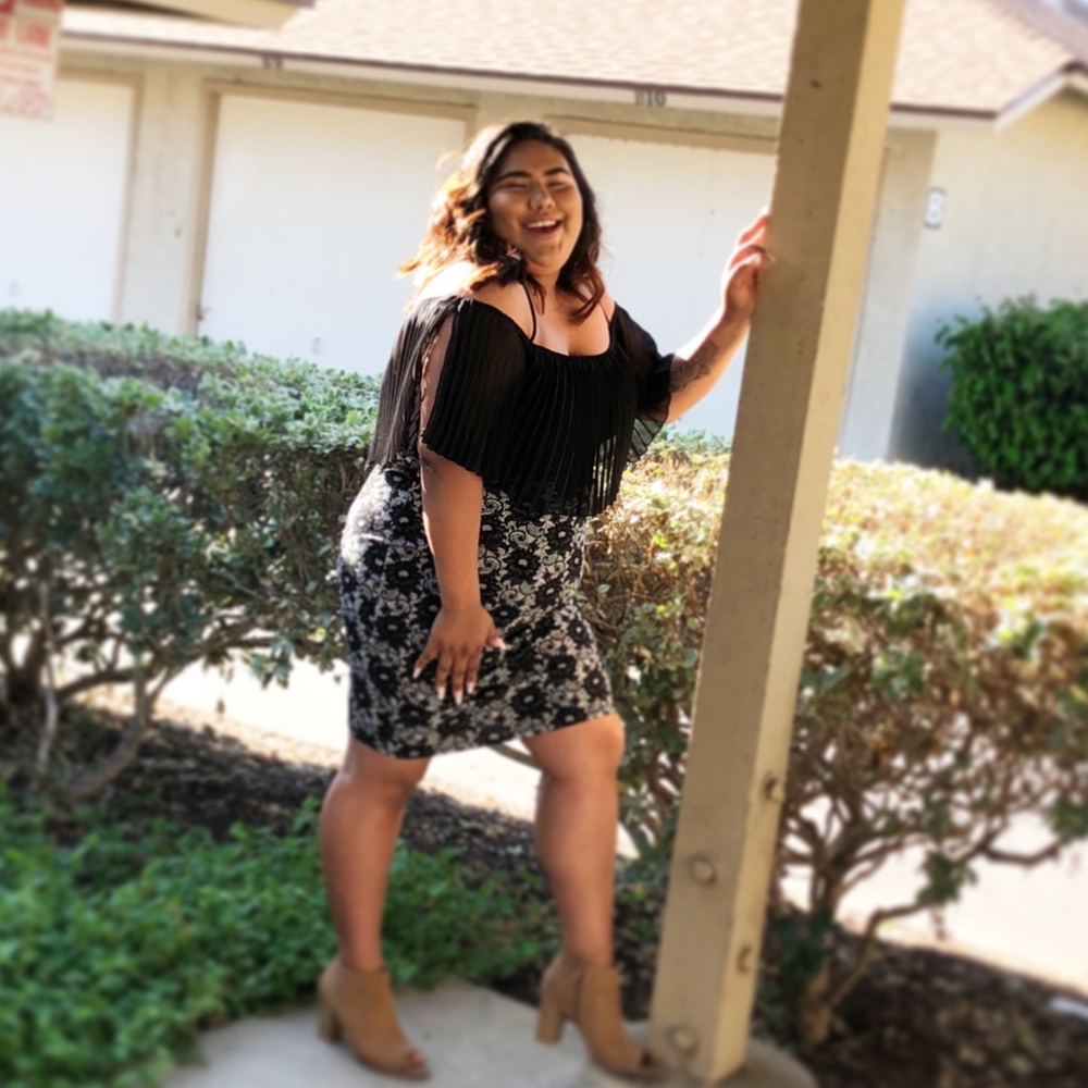 Dress - Picture 2 of 2